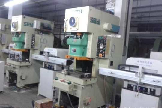 大型设备测孔位